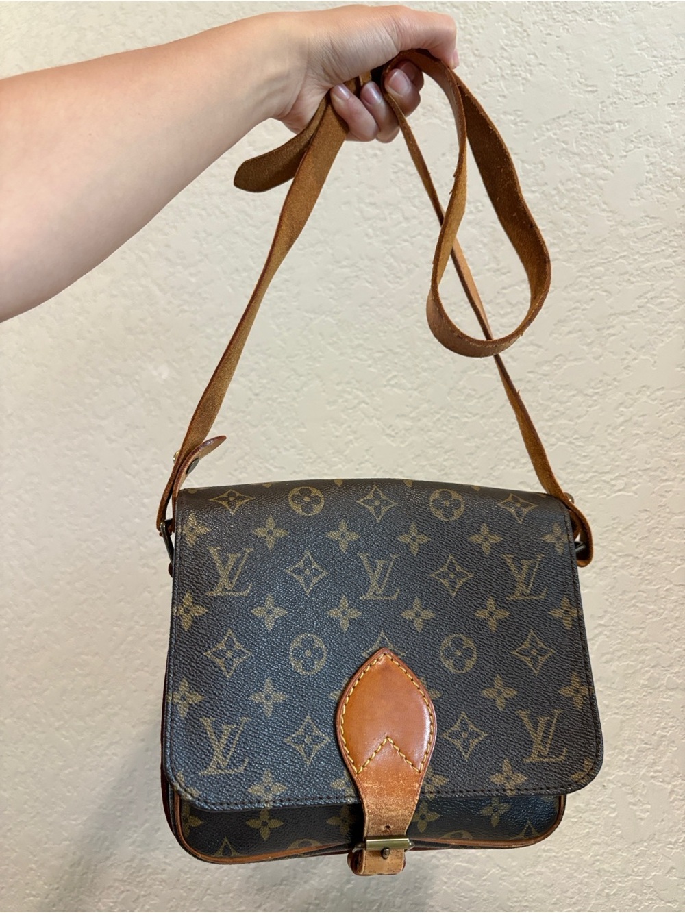 Louis Vuitton Cartouchiere
MM Brown Monogram
Crossbody Bag - Picture 14 of 14